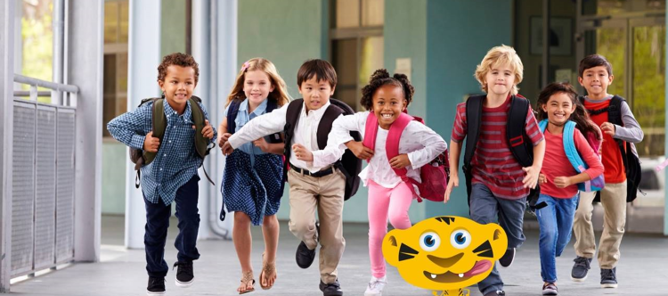 Løpende glade barn Løpende glade barn