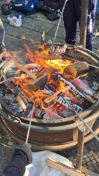 en stor gryte med mat